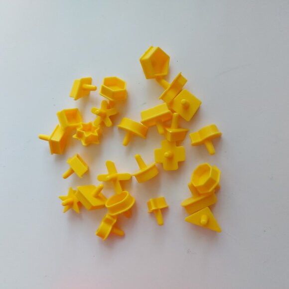 Perfection Game by Hasbro - Picture 4 of 8